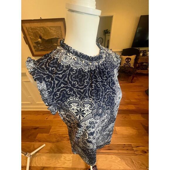 KARL LAGERFELD SLEEVELESS BLUE AND WHITE BLOUSE WOMENS SIZE MEDIUM - Picture 4 of 9